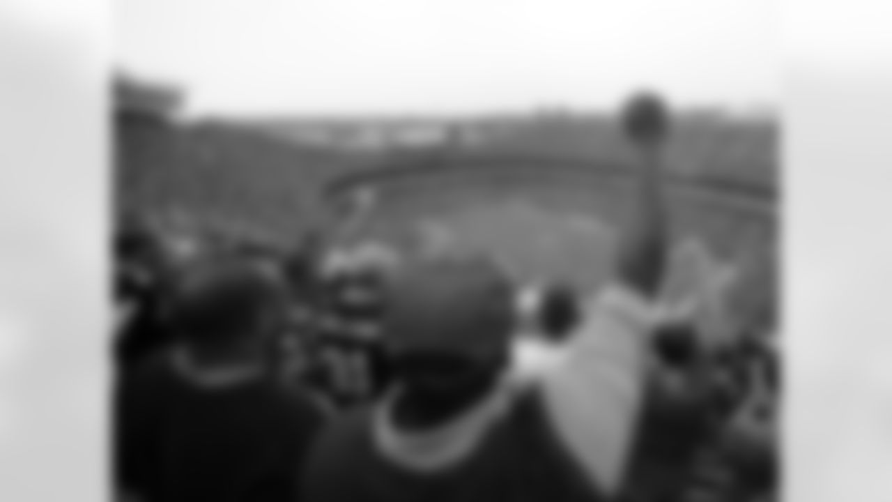The best photos from the Chiefs' 9-0 season.