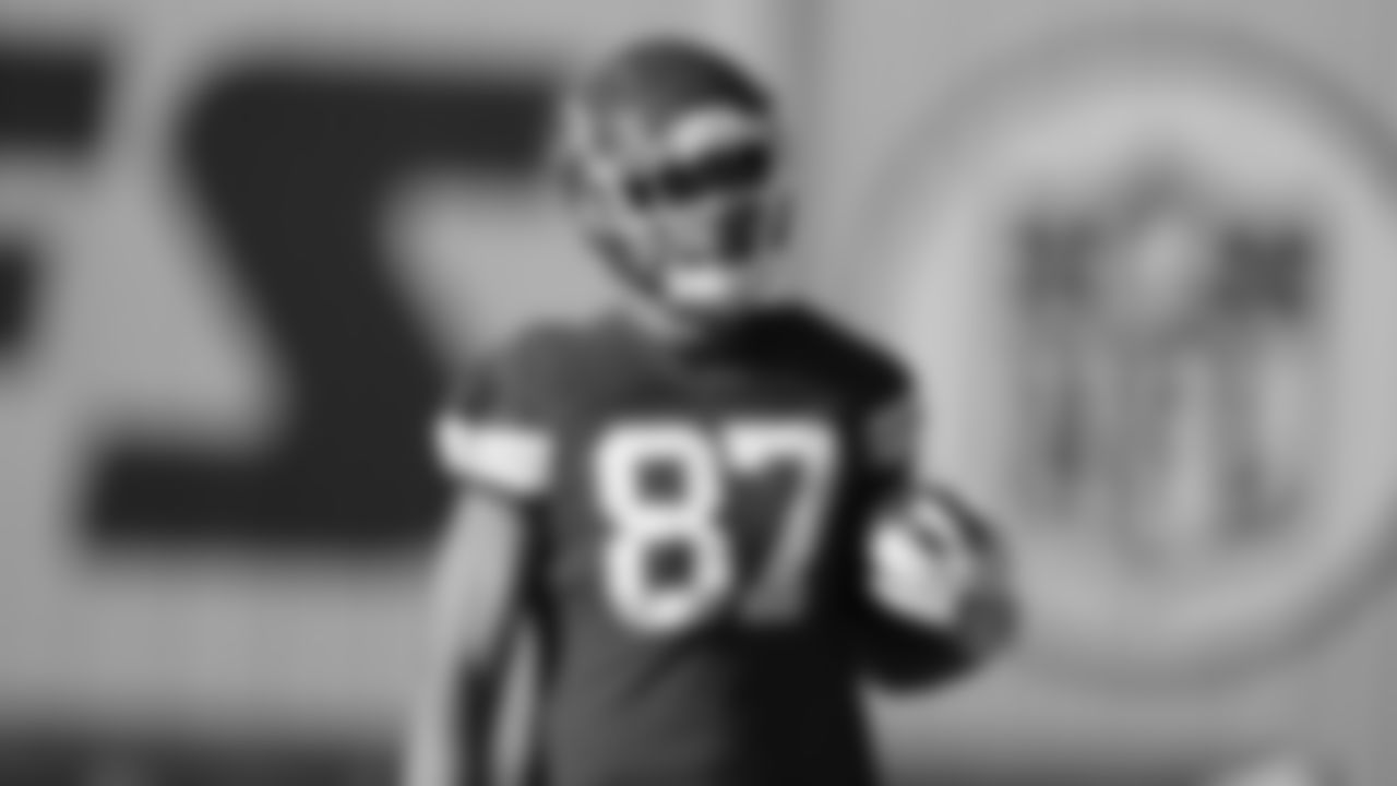 Kansas City Chiefs tight end Travis Kelce (87) during practice on Thursday, December 1, 2022.