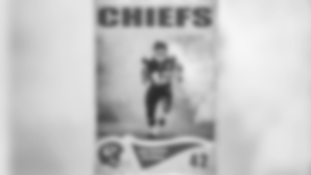 Kansas City Chiefs running back Anthony Sherman (42)