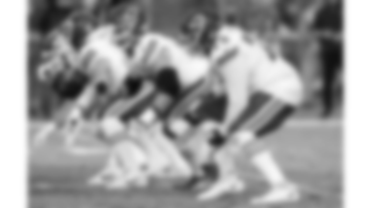Kansas City Chiefs offensive tackle Donovan Smith (79) in action during the game at the Chiefs preseason Week 2 matchup against the Arizona Cardinals on Saturday, August 19, 2023.