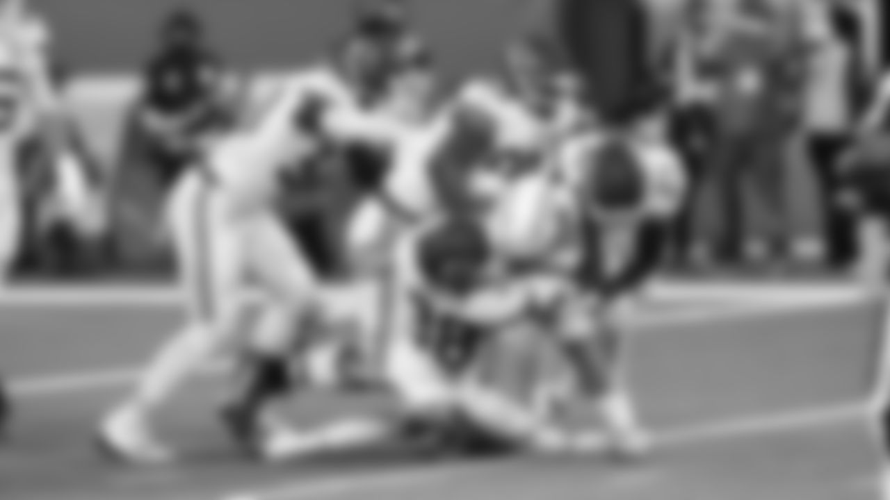 Kansas City Chiefs face off against the Los Angeles Chargers at SoFi Stadium on November 20, 2022 in Los Angeles, California