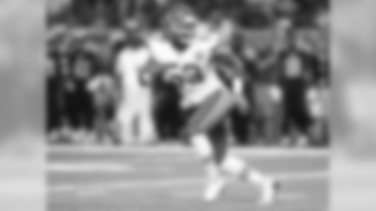 Kansas City Chiefs linebacker Ramik Wilson (53)