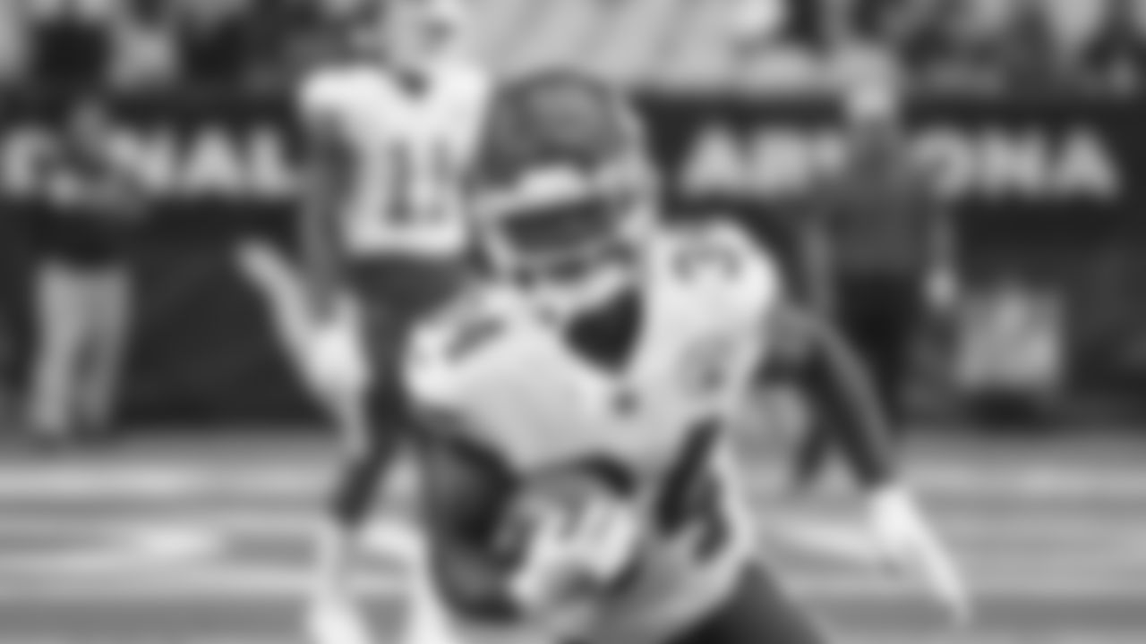Kansas City Chiefs running back Darwin Thompson (34) during pregame of preseason game two against the Arizona Cardinals, Friday, Aug. 20th, 2021.