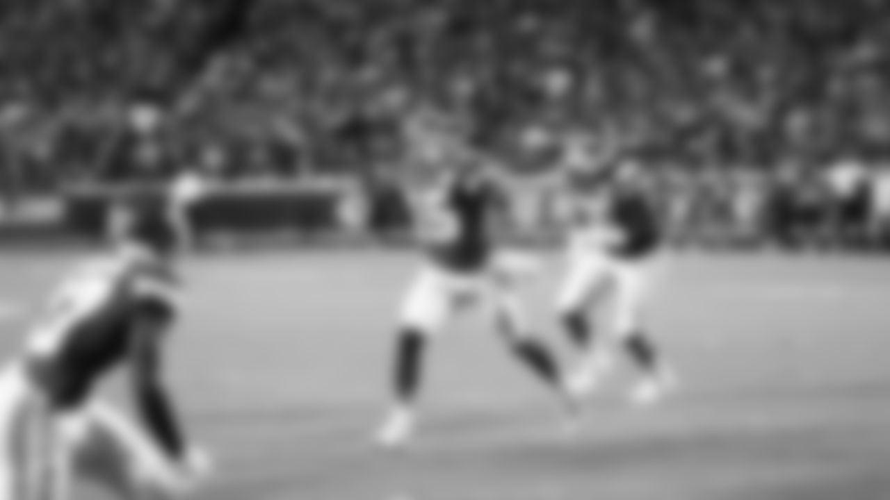 Kansas City Chiefs face off against the Los Angeles Chargers on GEHA Field at Arrowhead Stadium on September 15th, 2022.