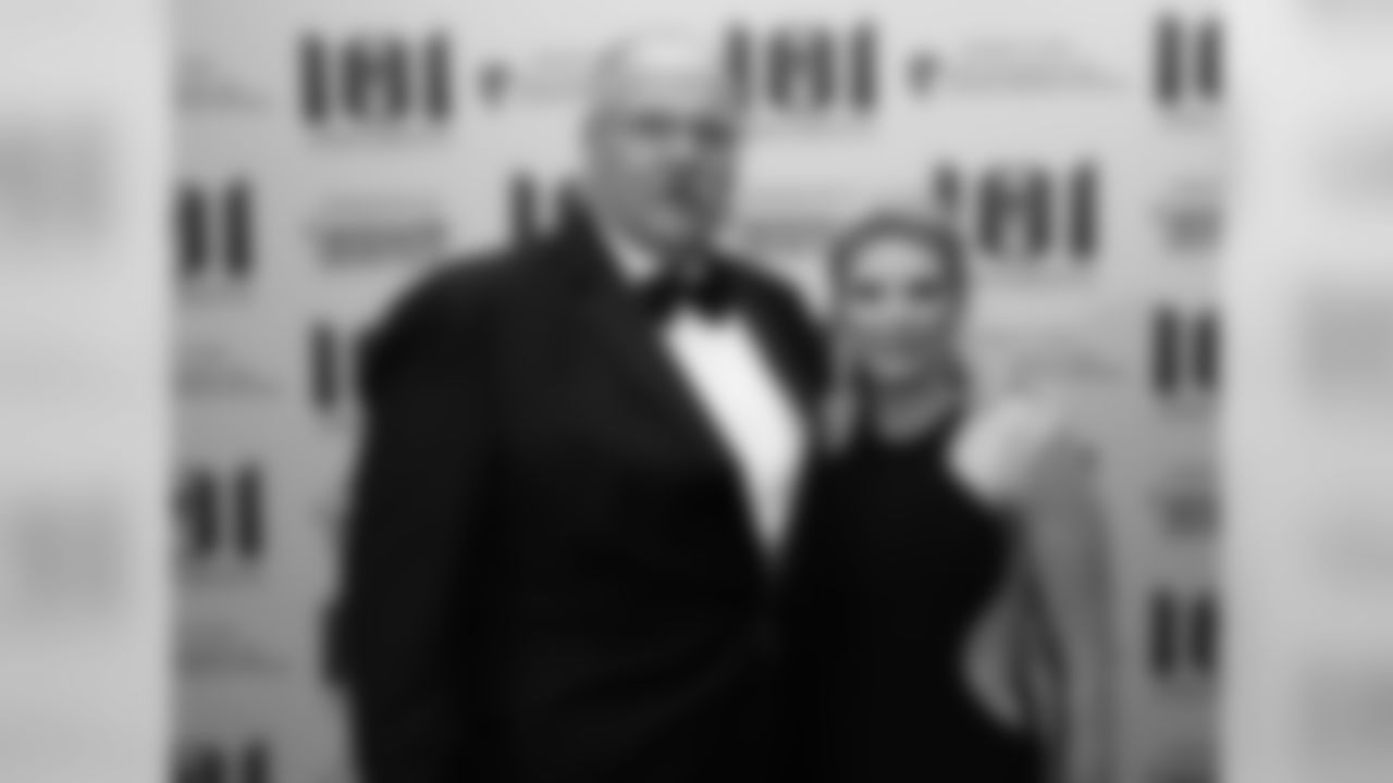 010_2019_101_Gallery