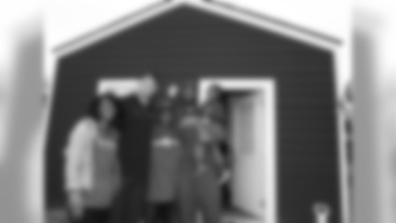 Patrick Mahomes partners with Community America in their initave to help build new tiny homes for homeless veterans.