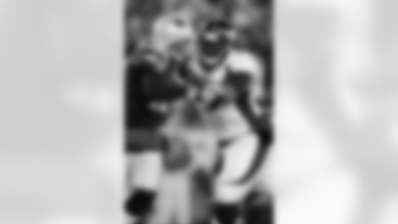 DT #99, Kevin Vickerson