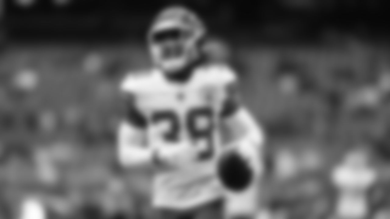 Kansas City Chiefs safety L'Jarius Sneed (38) prior to an NFL football game against the Houston Texans, Sunday, December 18, 2022 in Houston.