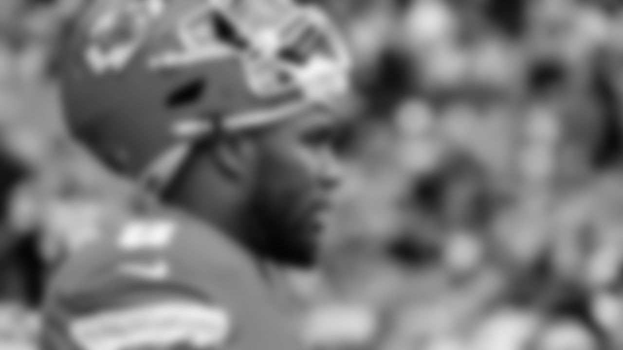 Kansas City Chiefs defensive end Carlos Dunlap (8) prior to an NFL Football game against the Los Angeles Rams, Sunday Nov 27, 2022 in Kansas City MO.