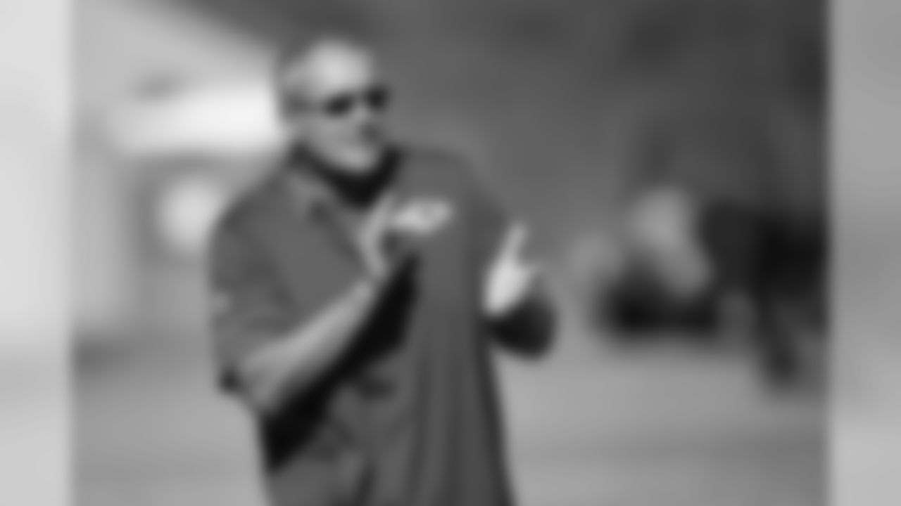 Special Teams Coordinator Dave Toub during practice on October 17, 2018