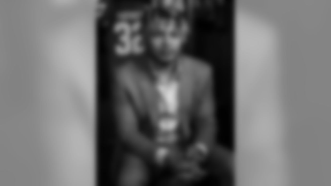 013_TM_Signing
