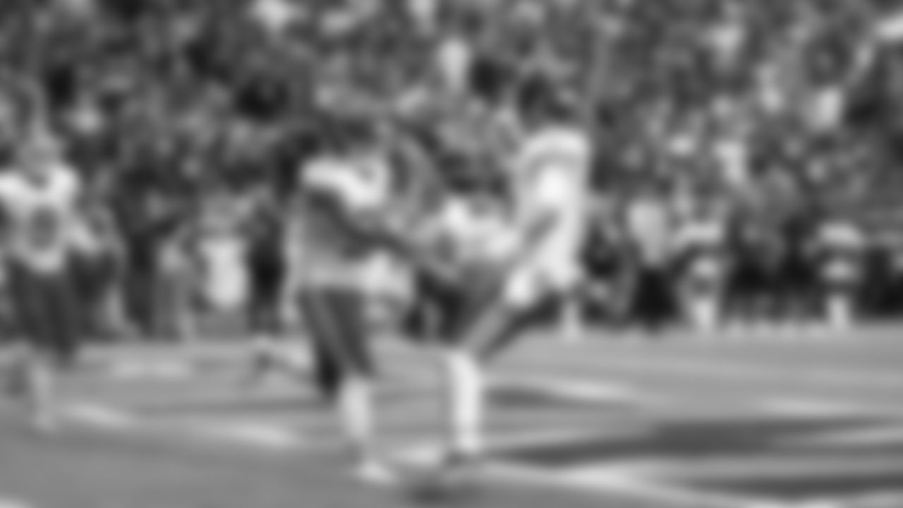 Kansas City Chiefs face the Arizona Cardinals at State Farm Stadium, Glendale AZ., September 11th 2022