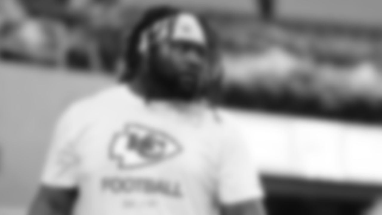 Kansas City Chiefs face off against the Los Angeles Chargers at SoFi Stadium on November 20, 2022 in Los Angeles, California