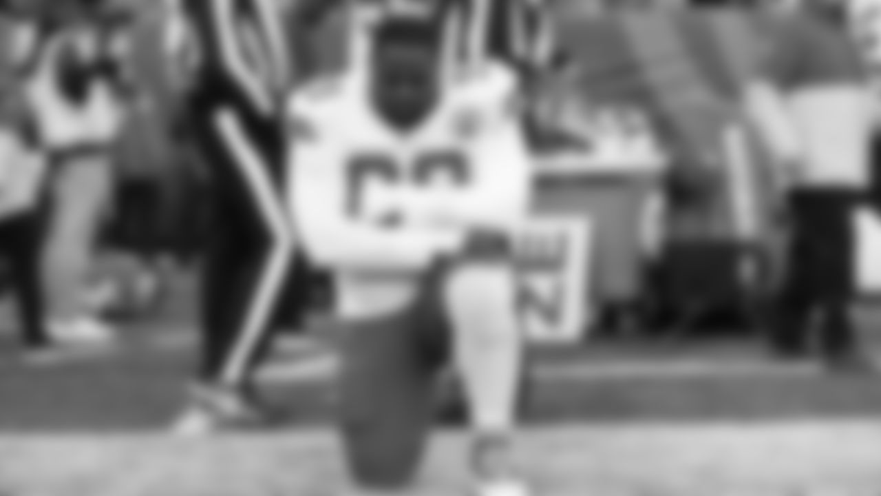 Kansas City Chiefs defensive tackle Khalen Saunders (99) prior to an NFL football game against the Cincinnati Bengals, Sunday, December 4, 2022 in Cincinnati.