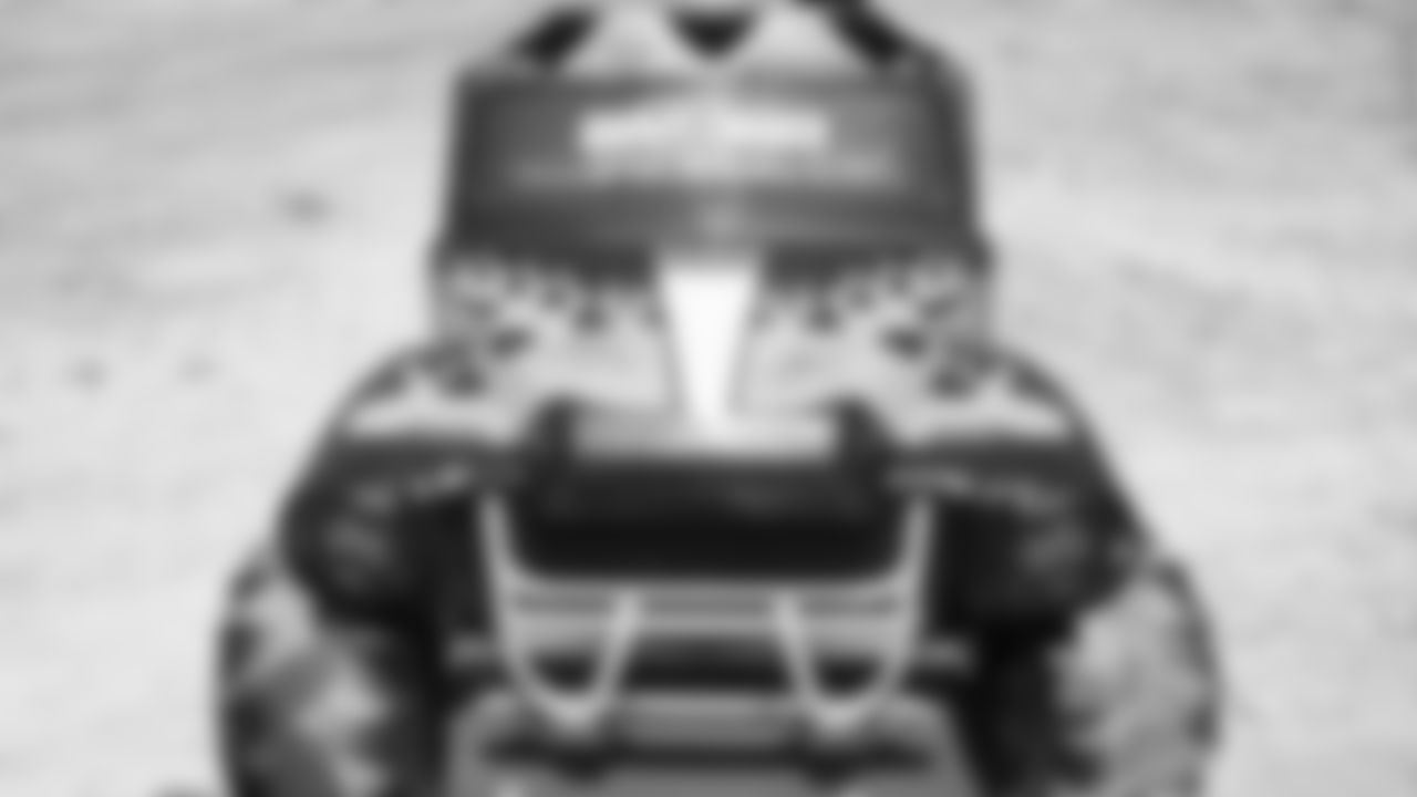 012_2019_MonsterJam_SurpriseDelight