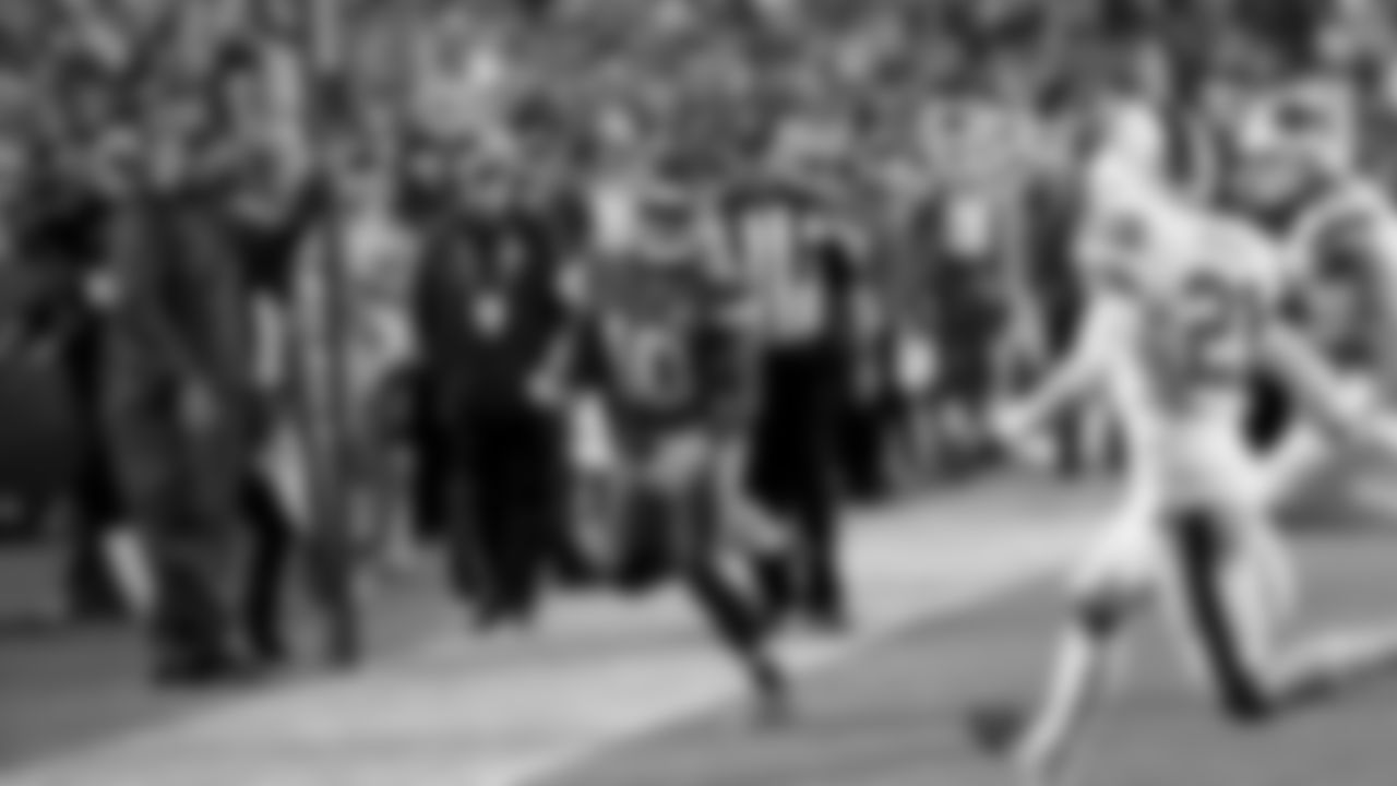 Kansas City Chiefs vs Buffalo Bills at GEHA Field at Arrowhead Stadium in Kansas City, MO on October 10, 2021