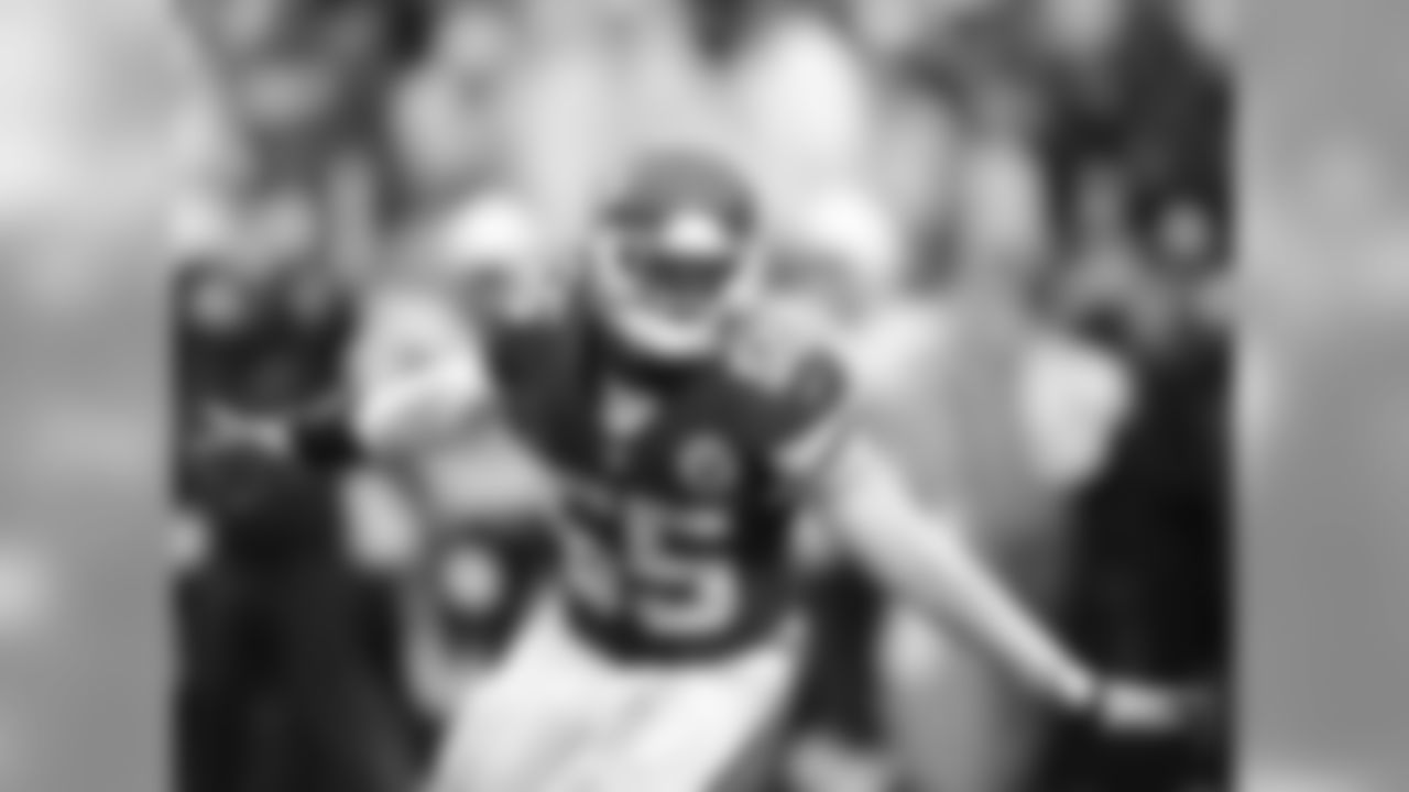 Kansas City Chiefs linebacker Dee Ford (55) tributes Tamba Hali and Justin Houston by borrowing their sack celebrations