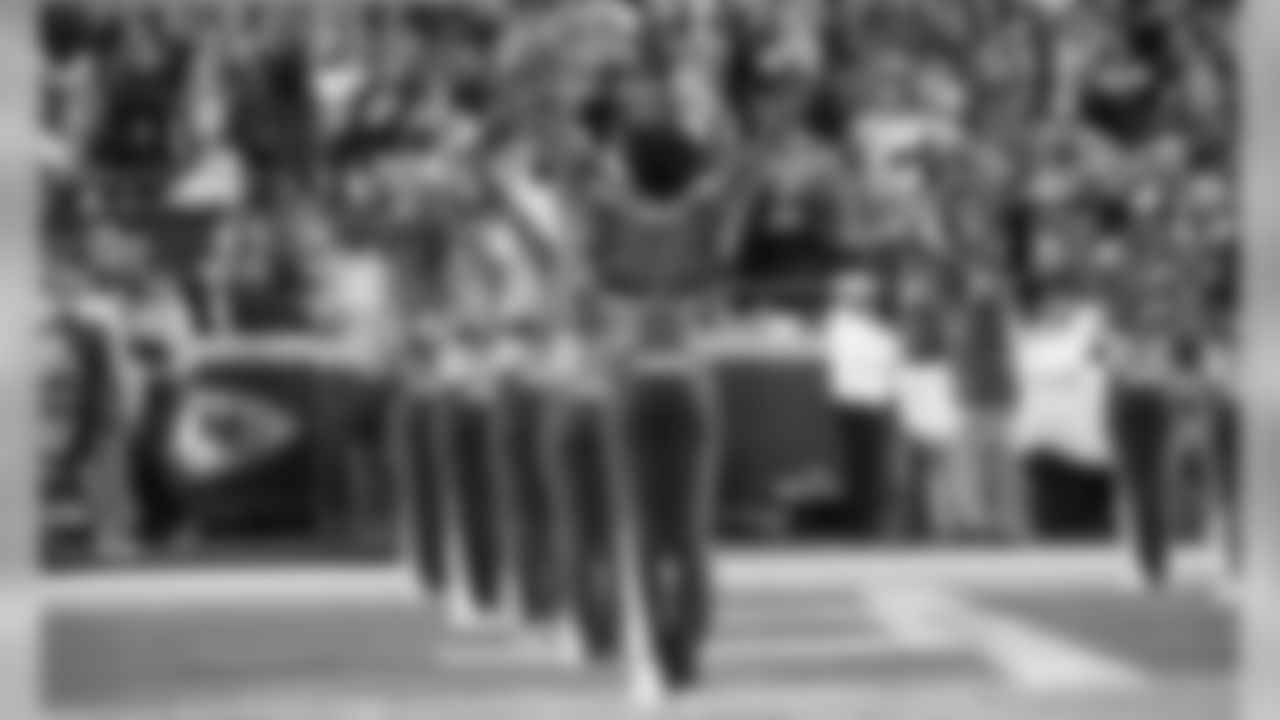 039_2019_GB_Cheer