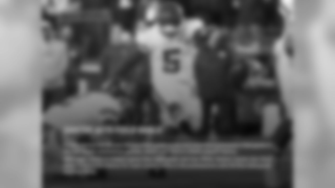 SANTOS HITS FIELD GOALS: K Cairo Santos hit 34- and 32-yard field goals today and owns five postseason field goals in his two career postseason games, which rank third in Chiefs playoff history.
With eight points in today's game (two field goals and two PATs), Santos moves into third place in franchise history for most career points in the postseasons with 20 (five field goals and five PATs).