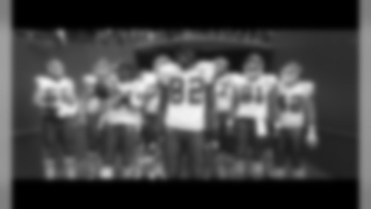 Kansas City Chiefs wide receiver Dwayne Bowe and team