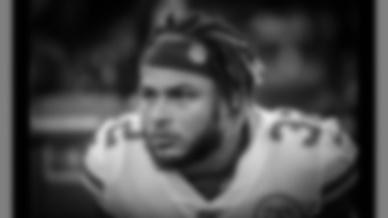 Kansas City Chiefs Safety Tyrann Mathieu (32) prior to the game between the Kansas City Chiefs and the Los Angeles Chargers at Estadio Azteca, November 18, 2019