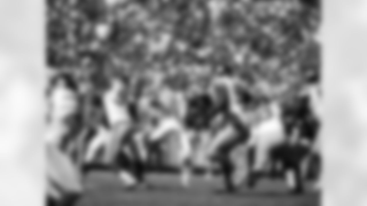 The best photos from the Chiefs' 9-0 season.