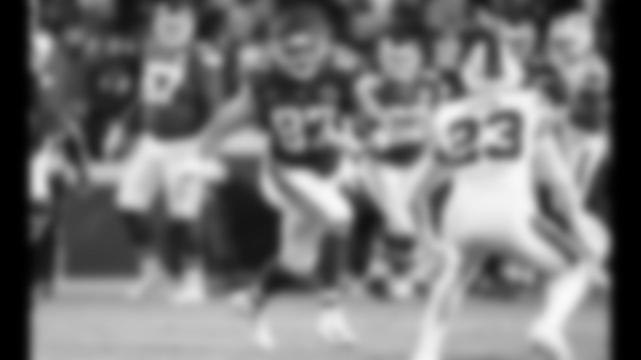 Kansas City Chiefs tight end Travis Kelce (87) runs with the ball during the divisional playoff football game against the Buffalo Bills, Sunday, January 23, 2022 in Kansas City.