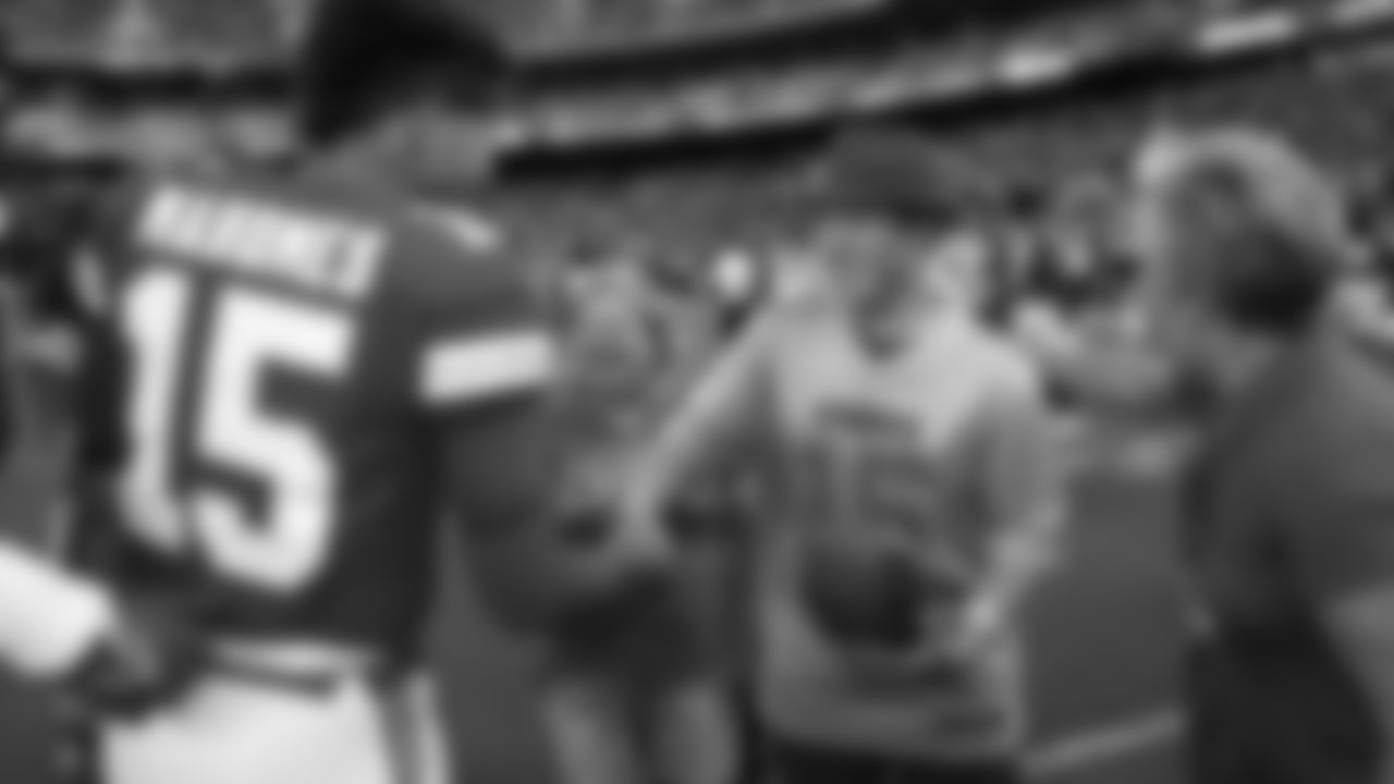 Kansas City Chiefs face off against the Los Angeles Chargers on GEHA Field at Arrowhead Stadium on September 15th, 2022.