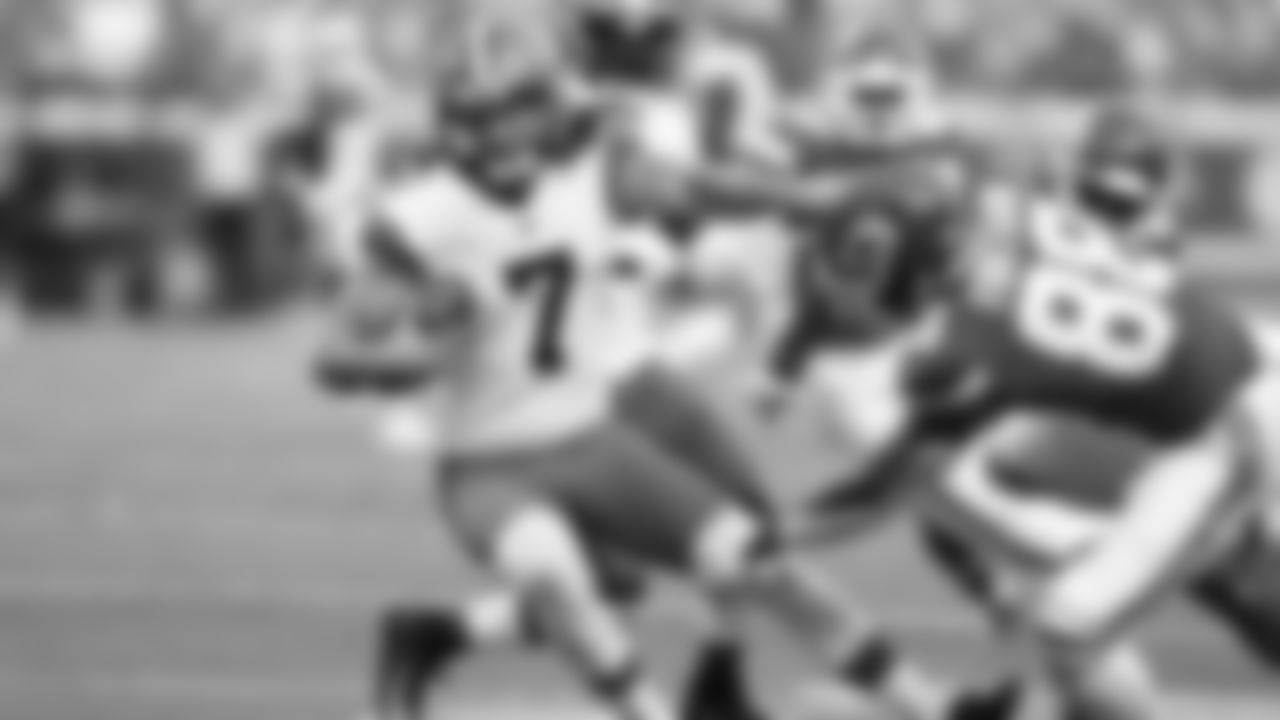 Kansas City Chiefs vs Cleveland Browns during NFL Season Opener at GEHA Field at Arrowhead Stadium in Kansas City, MO on September 12, 2021