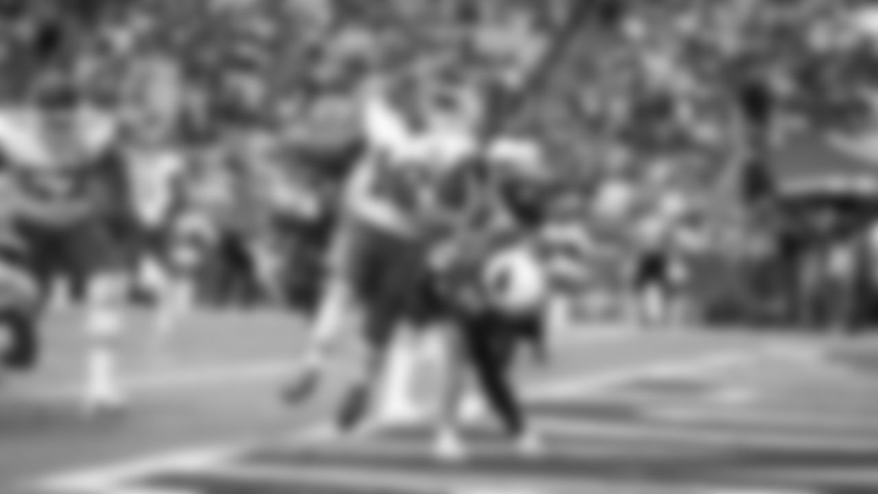 Kansas City Chiefs face the Arizona Cardinals at State Farm Stadium, Glendale AZ., September 11th 2022
