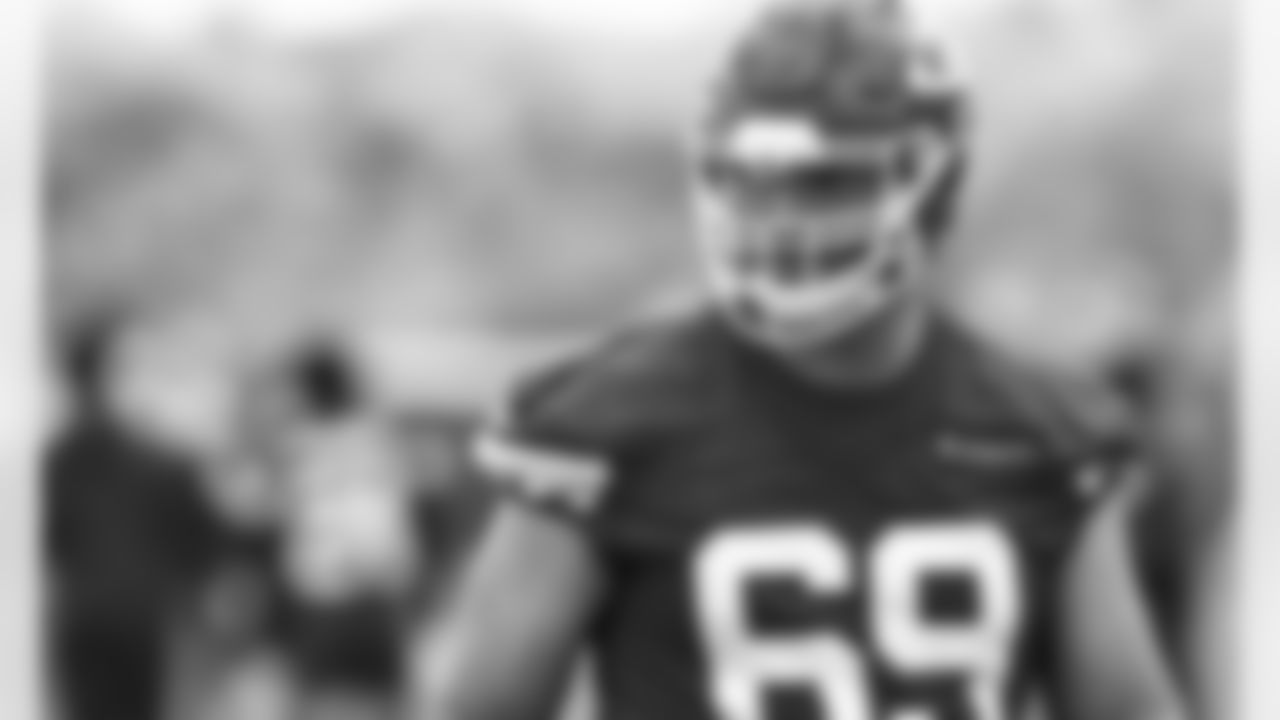 Kansas City Chiefs Offensive Lineman Kyle Long (69) during phase 3 workouts at the The University of Kansas Health System Training Complex.