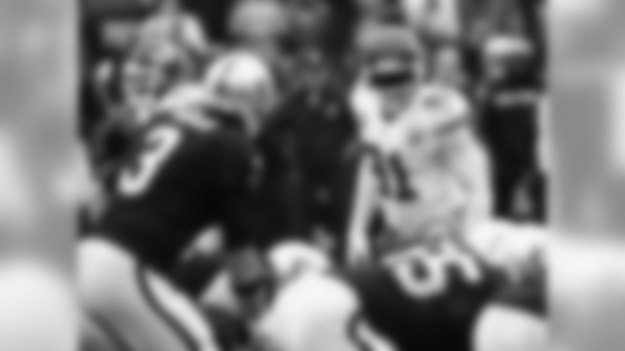 Tamba Hali 2006-Present Defensive End / Linebacker First Round 20 Overall