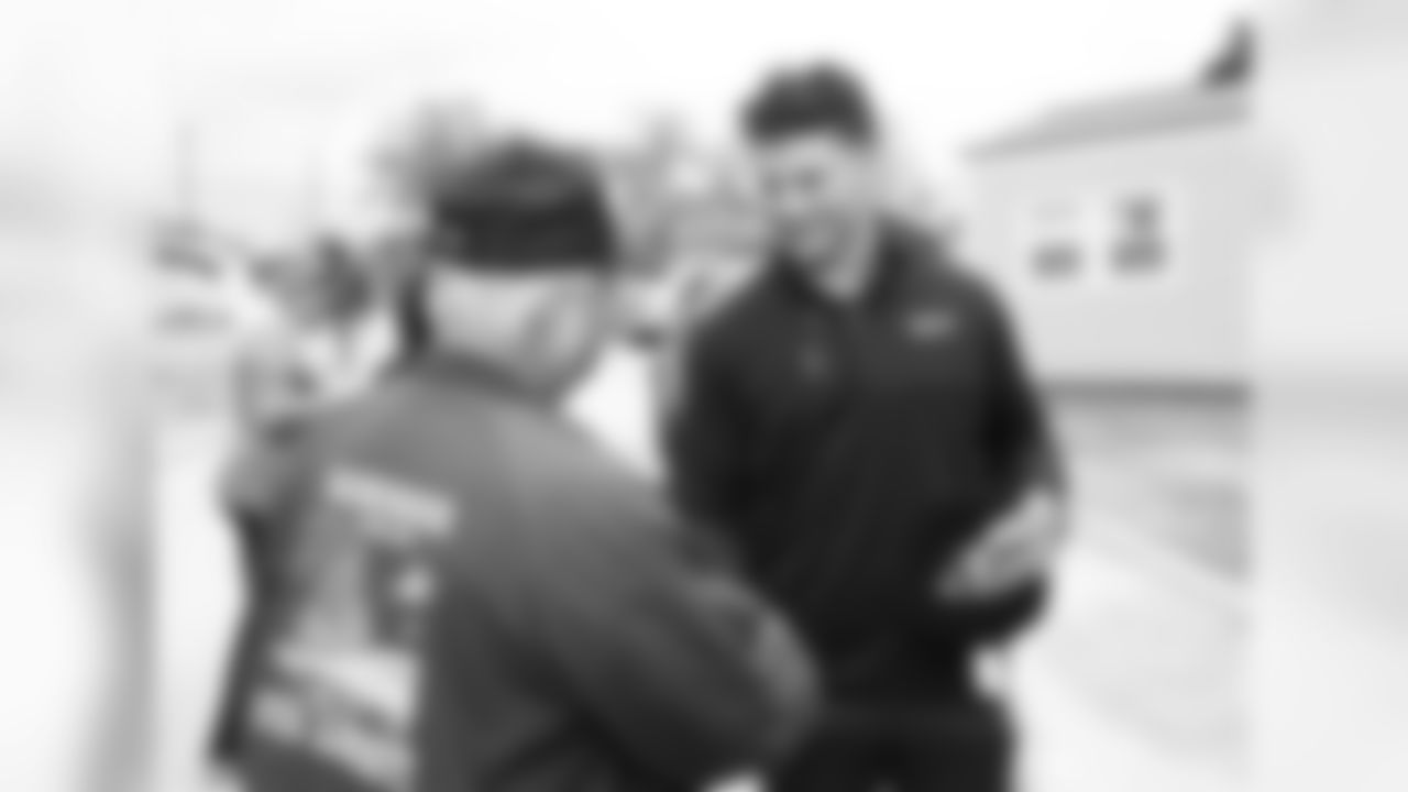 Patrick Mahomes partners with Community America in their initave to help build new tiny homes for homeless veterans.