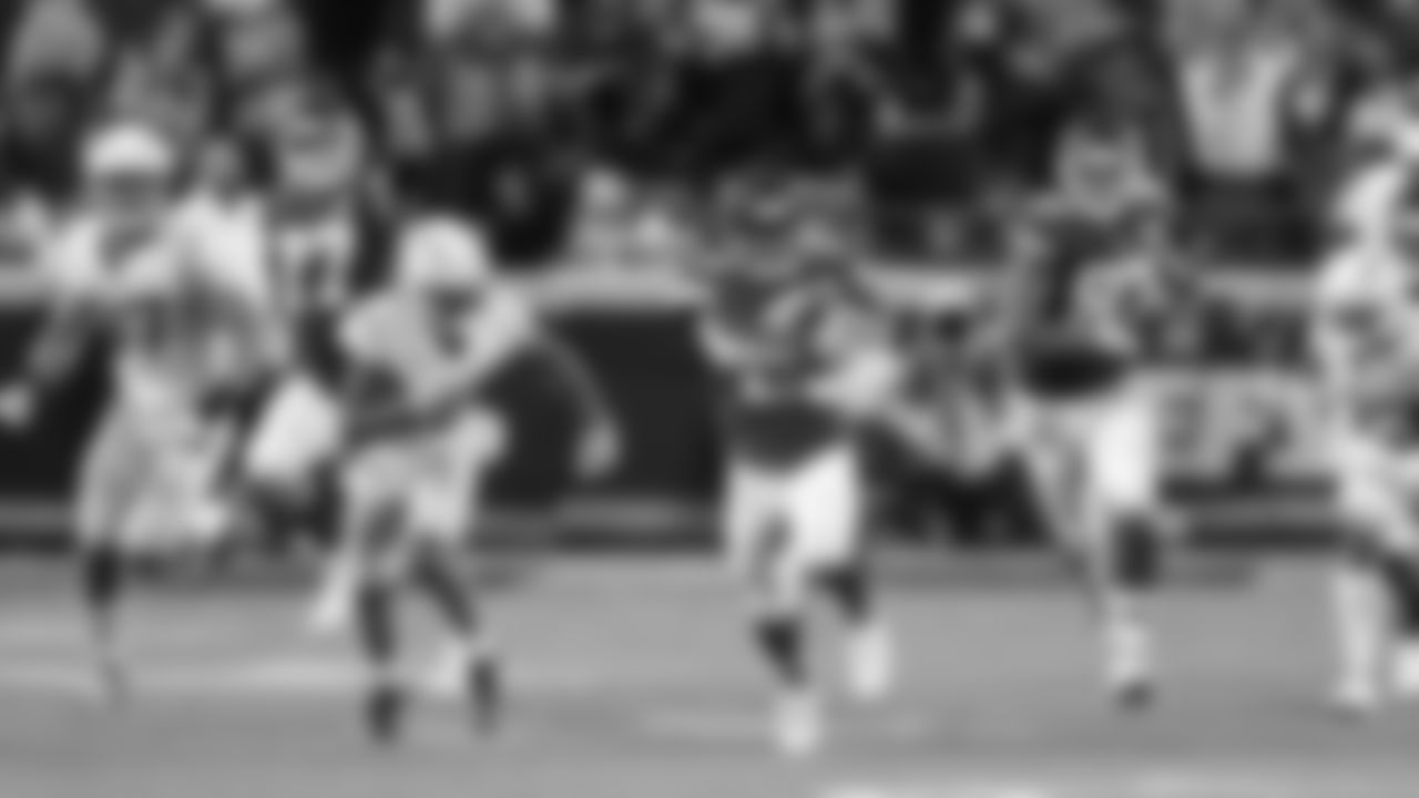 Kansas City Chiefs face off against the Los Angeles Chargers on GEHA Field at Arrowhead Stadium on September 15th, 2022.