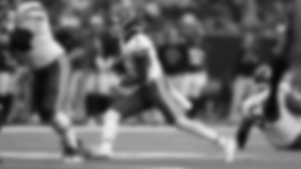 Kansas City Chiefs running back Jerick McKinnon (1) during an NFL football game against the Houston Texans, Sunday, December 18, 2022 in Houston.