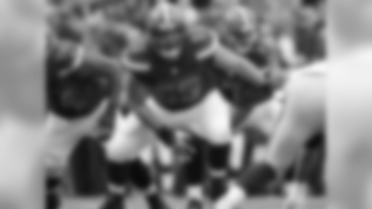 Browns OL Alex Mack (55)