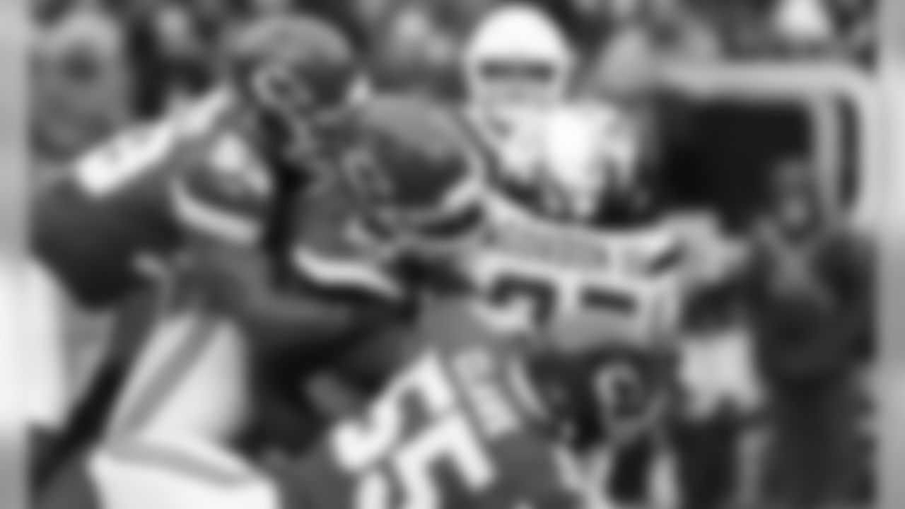 Kansas City Chiefs Defensive End Frank Clark (55) during the game between the Kansas City Chiefs and the Los Angeles Chargers at Arrowhead Stadium.