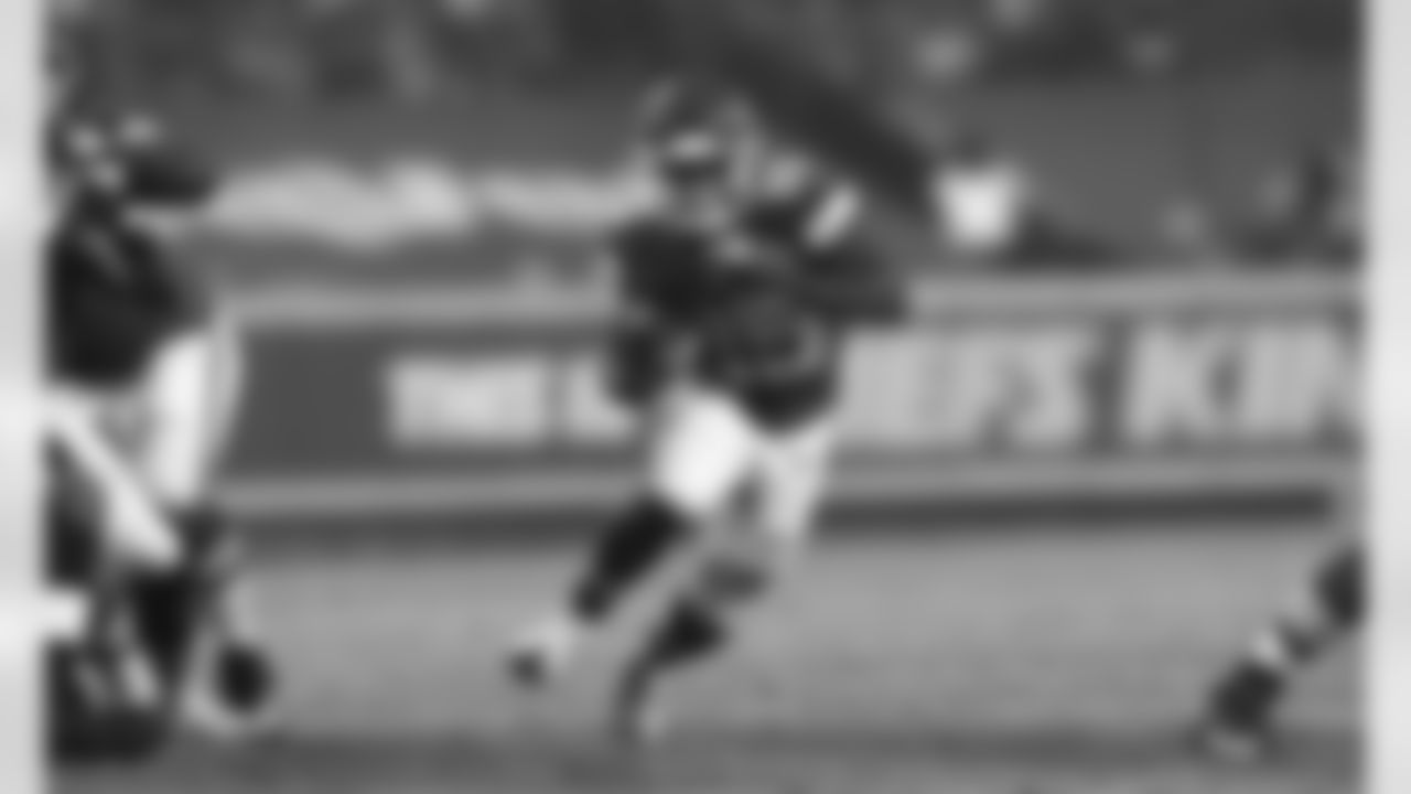 048_ChiefsvsTexansGameAction_2020
