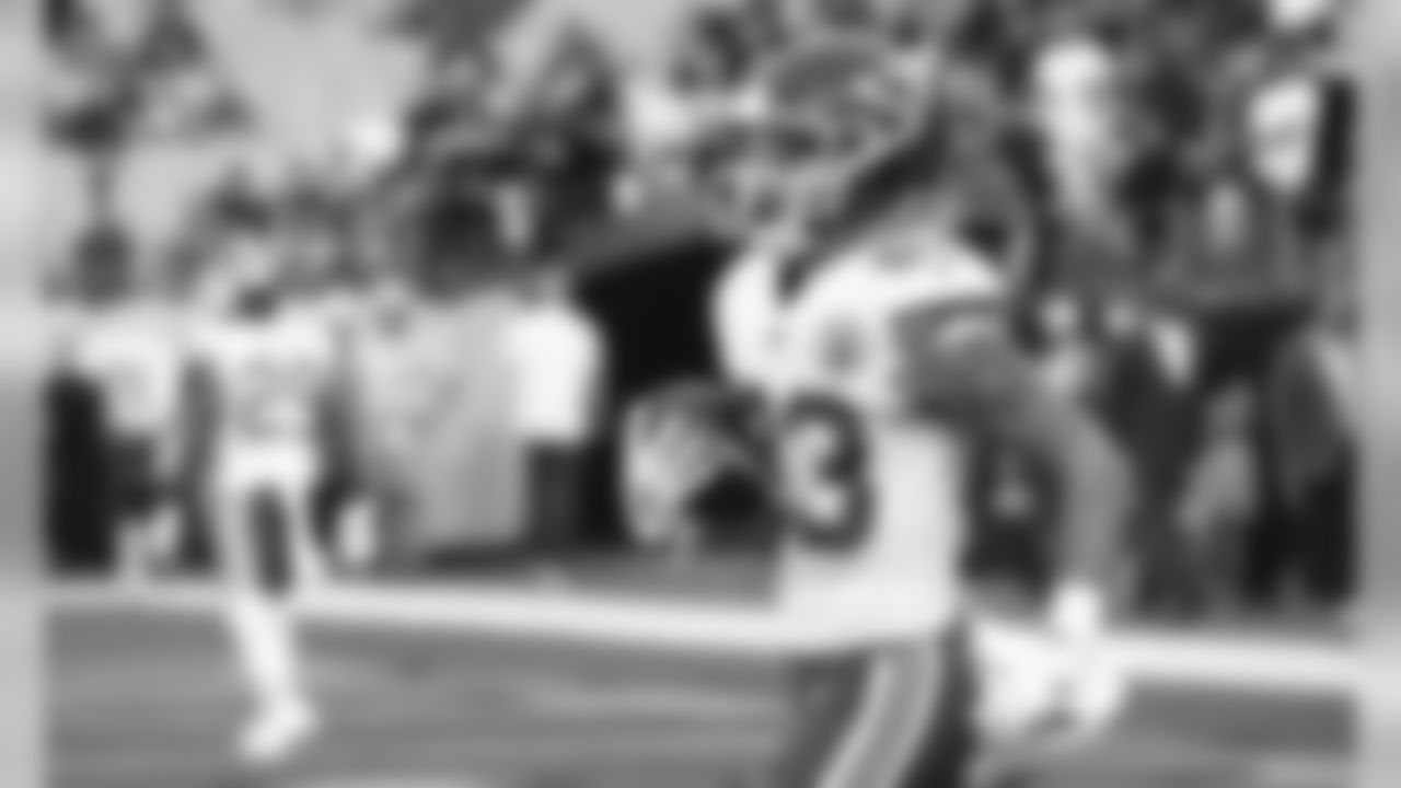Photos from the preseason game between the Kansas City Chiefs and the Pittsburgh Steelers at Heinz Field in Pittsburgh, PA.