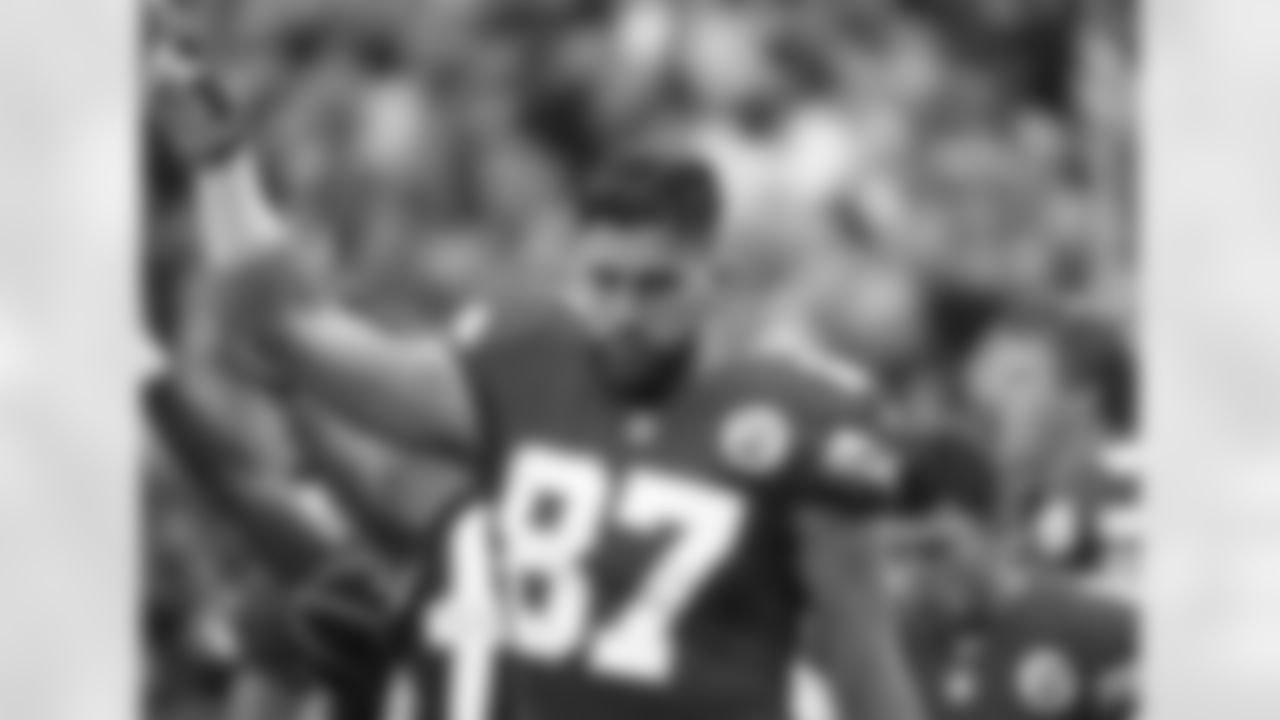 Kansas City Chiefs tight end Travis Kelce (87)