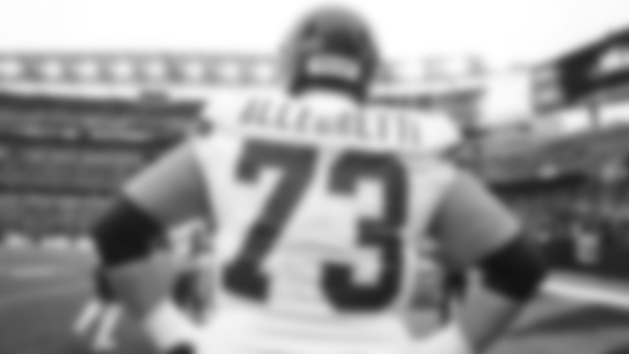 Kansas City Chiefs offensive guard Nick Allegretti (73) prior to an NFL football game against the Cincinnati Bengals, Sunday, January 2, 2022 in Cincinnati.