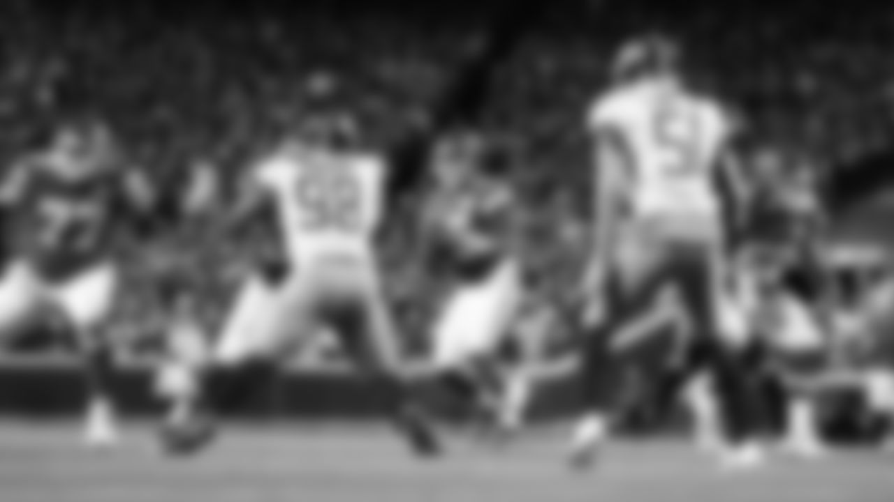 Kansas City Chiefs face off against the Tennessee Titans at GEHA Field at Arrowhead Stadium on November 6, 2022.