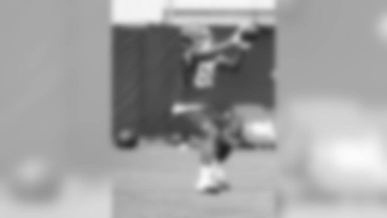 88 - Junior Hemmingway - WR // HT. 6-1, WT. 225 // College: Michigan // Hometown: Conway, S.C.