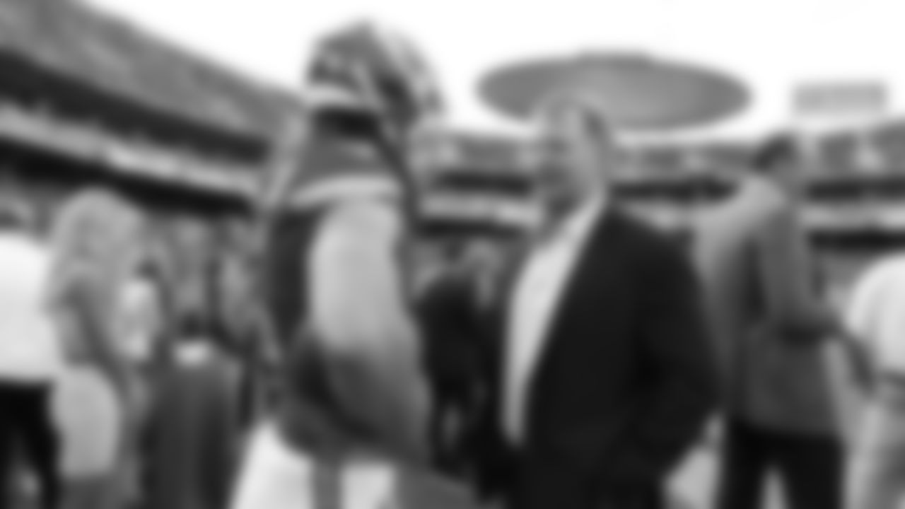 Kansas City Chiefs face off against the Los Angeles Chargers on GEHA Field at Arrowhead Stadium on September 15th, 2022.