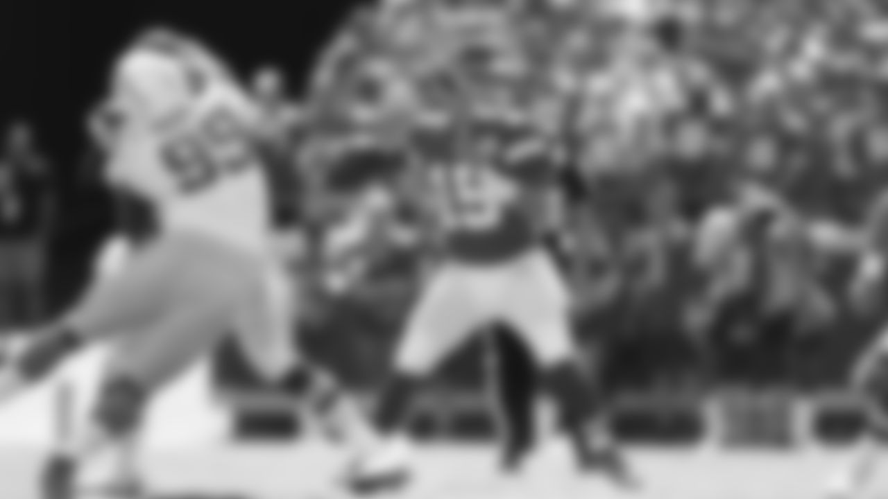 Kansas City Chiefs vs Los Angeles Chargers at GEHA Field at Arrowhead Stadium in Kansas City, MO on September 26, 2021
