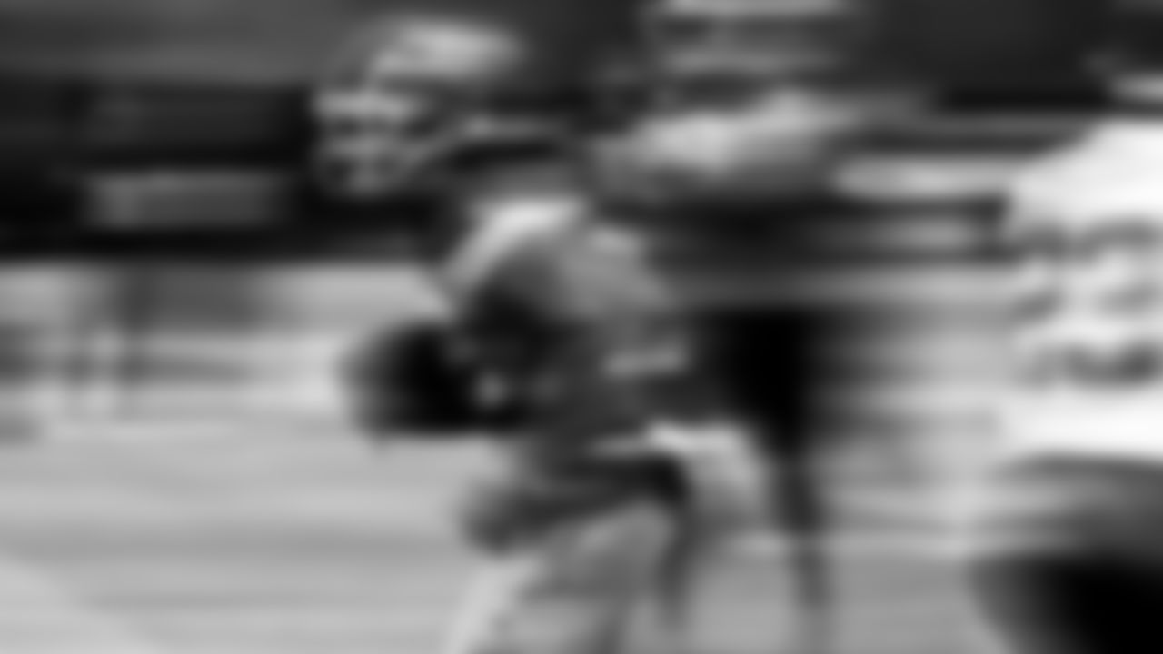 Kansas City Chiefs wide receiver Ihmir Smith-Marsette (82) runs with the ball during practice on Thursday, December 8, 2022.