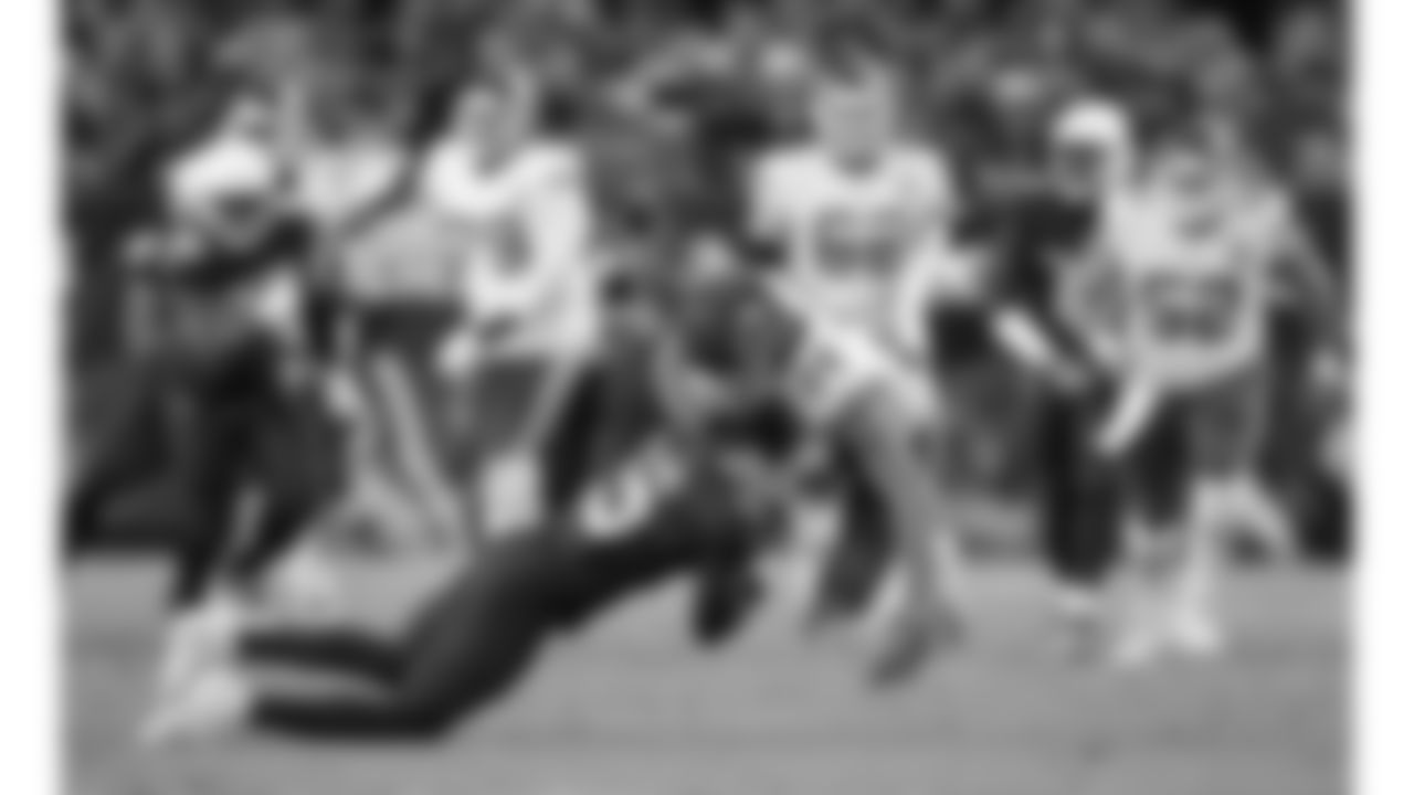 Kansas City Chiefs wide receiver Justin Watson (84) catches a pass during the game at the Chiefs preseason Week 2 matchup against the Arizona Cardinals on Saturday, August 19, 2023.