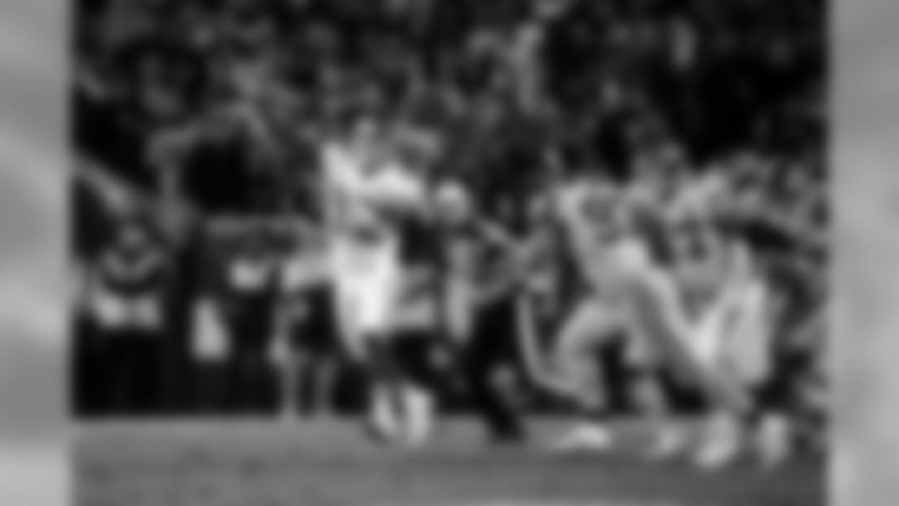 Kansas City Chiefs at Los Angeles Rams at Los Angeles Memorial Coliseum on November 19, 2018