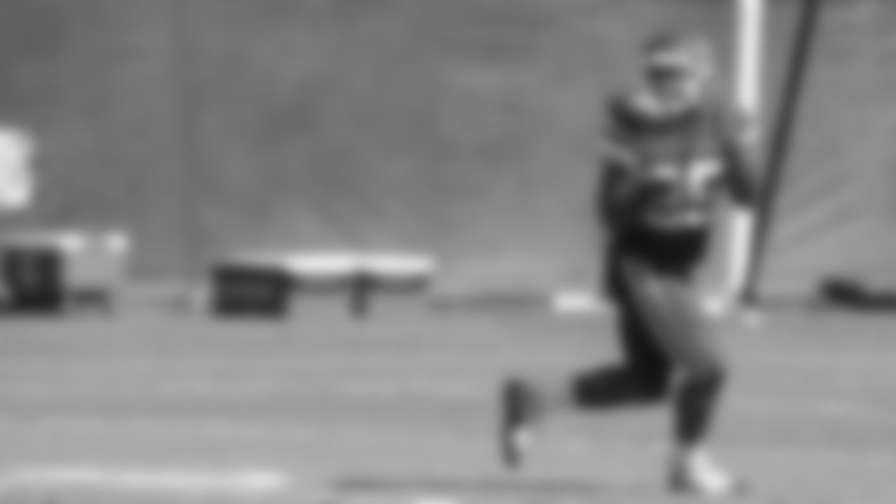 Kansas City Chiefs running back Clyde Edwards-Helaire (25) during practice at The University of Kansas Health System Training Complex.