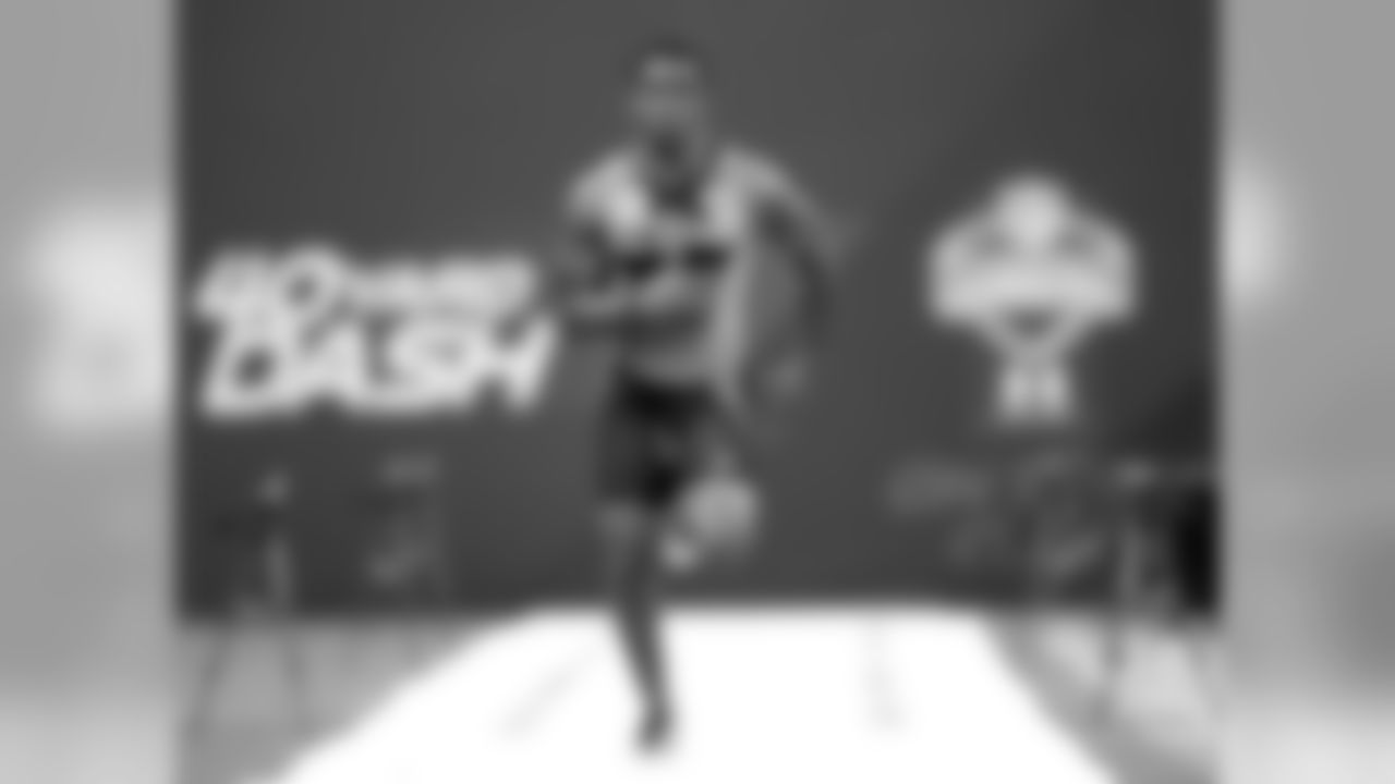 Missouri running back Marcus Murphy runs the 40 yard dash during the 2015 NFL Scouting Combine at Lucas Oil Stadium on Saturday, February 21, 2015 in Indianapolis, IN. (AP Photo/Johnny Vy)